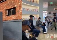 農村公廁內部別有洞天:滿是書香 原因竟是這樣簡直太無語了