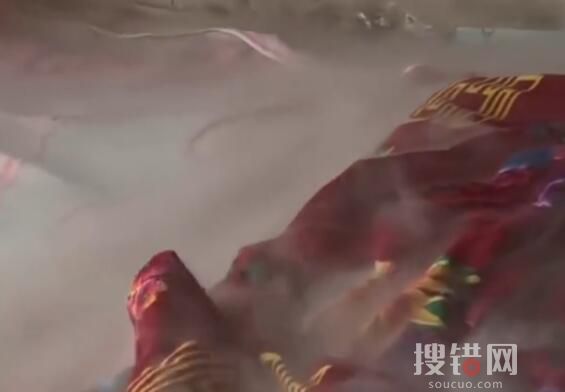 女子回老家做飯將炕燒成仙境 網友不禁感慨仿佛回到了小時候