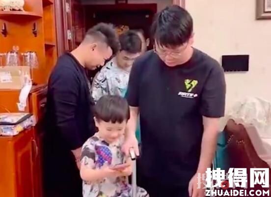 暑假花舅舅6萬(wàn)的外甥們國(guó)慶節(jié)又來(lái)了 羨慕有一個(gè)這么好的舅舅