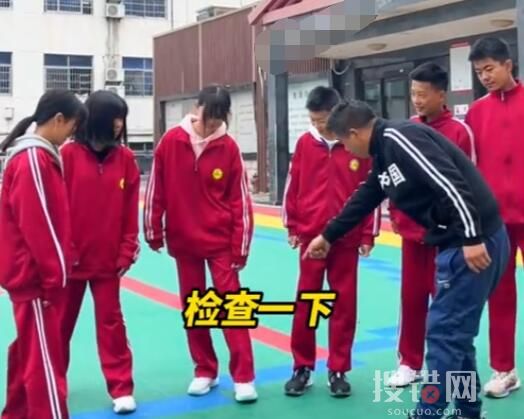老師逐一檢查學生是否穿秋褲 究竟是怎么回事？