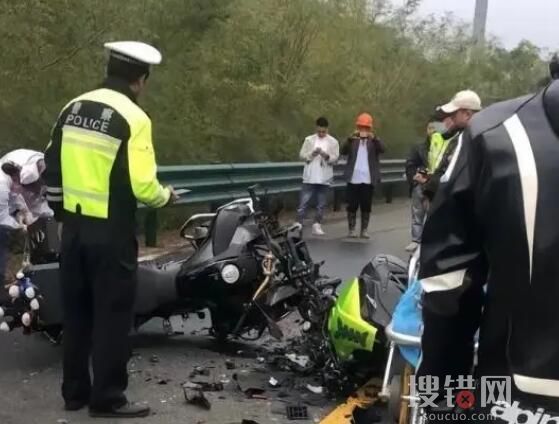 小魚愛吃魚摩托車事故