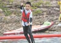 12歲男孩劃槳板救回2名落水者 內(nèi)幕曝光簡直太意外了
