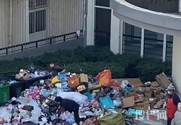 學校查寢男生宿舍外垃圾堆成山 原因竟是這樣簡直不忍直視