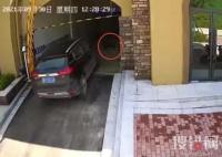 清潔工躺車庫被碾身亡 司機被判無罪 原因竟是這樣簡直太悲劇