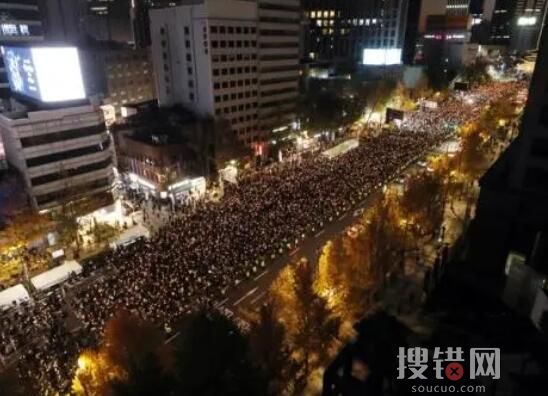 首爾近6萬人參加追悼燭光集會 原因竟是這樣簡直太悲劇