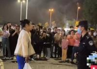 奶茶店老板娘回應穿著性感被舉報 內(nèi)幕曝光簡直太意外了