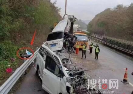 快遞貨車與面包車相撞致6死1傷 原因竟是這樣實(shí)在驚呆了