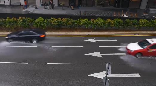 上海一試駕車沖進人行道 致1死1傷 真相揭露簡直太意外了