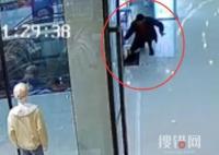 男子商場刺死女子 警方:嫌犯投江 事件真相揭秘簡直太意外了