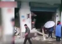 餐飲店爆炸瞬間:門口數人被氣浪掀飛 原因竟是這樣簡直驚呆了