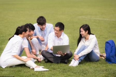 大學(xué)校門,該打開了 原因竟是這樣讓人意外