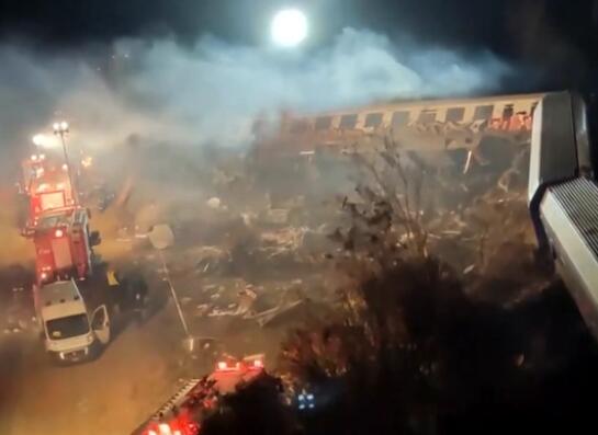 希臘火車迎面相撞 已致超30人死亡 背后真相曝光簡直太驚人了  