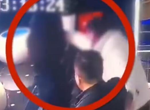女子KTV遭陌生男子襲胸 警方回應 背后真相曝光簡直太驚人了