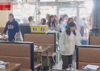 淄博燒烤店開門一分鐘坐滿大學生 背后真相曝光簡直太驚人了
