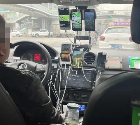 司機載客用9部手機刷視頻被罰 真相揭露真的令人大吃一驚