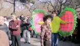 沈陽一公園整治鉆褲襠等不雅舞姿 真相揭露真的令人大吃一驚