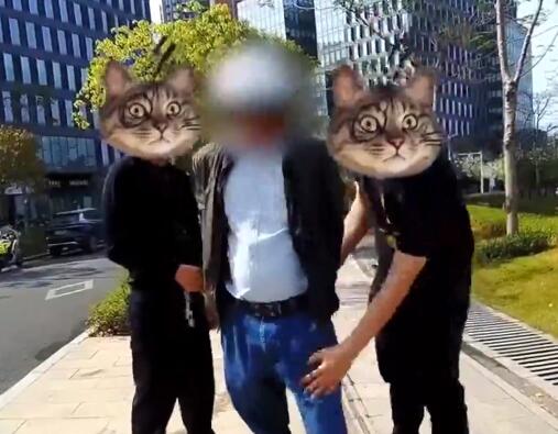 民警從嫌疑人褲兜掏出眼鏡蛇 真相離譜實(shí)在是太荒唐了