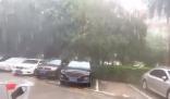 深圳暴雨:商場(chǎng)秒變“水簾洞” 為什么會(huì)這樣?
