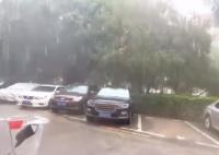 深圳暴雨:商場秒變“水簾洞” 為什么會這樣?