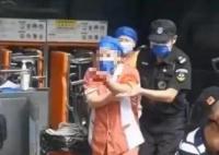 猛咬保潔阿姨男子疑有精神病 真相曝光簡直太驚人了