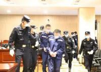 騙子騙到580萬興奮到抱著現金睡 真相曝光簡直太驚人了