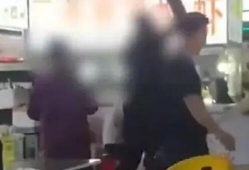 攤主中獎千萬后興奮掀桌?質疑聲來了 真相揭露真的令人大吃一驚