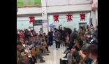 內蒙古火車站樂手齊奏萬馬奔騰 照片曝光實在是太驚人了