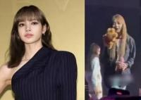 女團演唱會被扔上臺的玩偶有攝像頭 真相曝光簡直太驚人了
