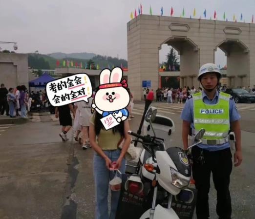 湖南一監(jiān)考老師忘帶監(jiān)考證 結(jié)果真的令人大吃一驚