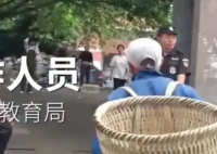 四川一中學不讓學生帶書離校售賣 原因竟是這樣太無奈了