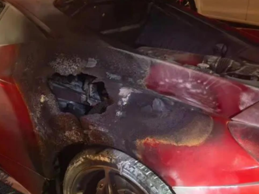 杭州街頭百萬(wàn)級(jí)跑車(chē)起火 車(chē)身燒出洞 始料未及真相簡(jiǎn)直太意外了