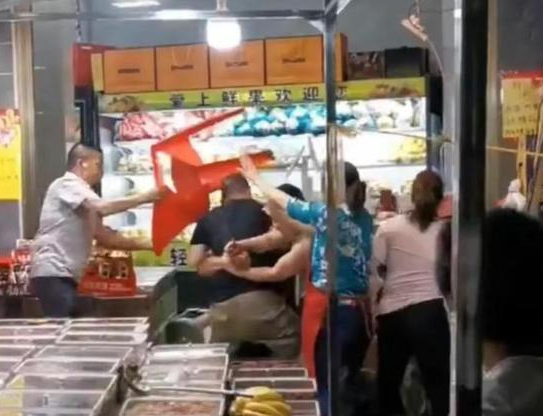 水果店內(nèi)多人持械斗毆 警方通報(bào) 始料未及真相簡(jiǎn)直太意外了