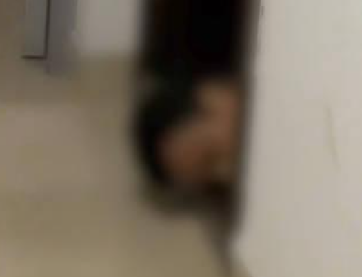 女子遭50歲男鄰居趴地偷窺1年 始料未及真相簡直太意外了