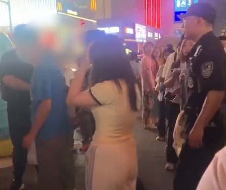 大爺摸女子屁股被逮自扇耳光求饒 內幕曝光簡直太意外了