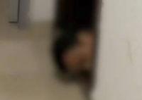 女子遭50歲男鄰居趴地偷窺1年 原因竟是這樣太崩潰了