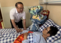 救人小哥想用捐款反哺家鄉教育 將企業所捐贈的金錢都捐給桑植當地學校