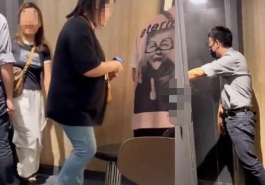 5女子以女廁難等為由進餐廳男廁 真相曝光簡直太驚人了
