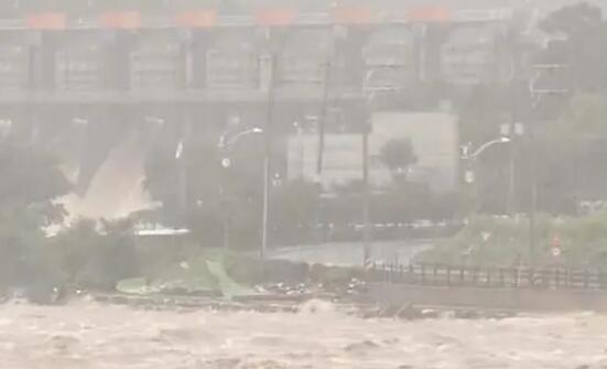 韓國暴雨已致近50人死亡或失蹤 真相曝光簡直太驚人了
