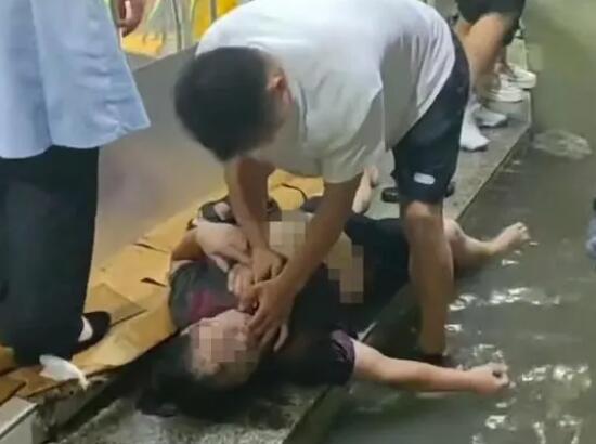南昌暴雨一女子疑觸電身亡 官方介入 原因揭秘直接讓人傻眼了