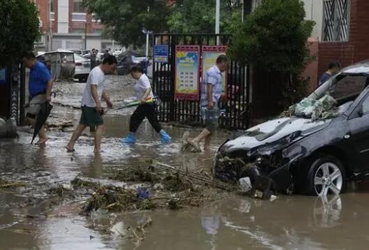 暴雨親歷者:父親被沖走 人沒(méi)了 真相揭露真的令人大吃一驚
