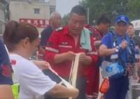 河南大哥涿州街頭4小時做13鍋燴面 背后原因實在是讓人暖心至極