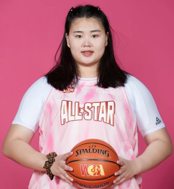 劉禹彤個人簡介 劉禹彤中國的“女版奧尼爾”