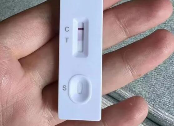 男子三陽抗原呈深紫色 真相到底是什么?