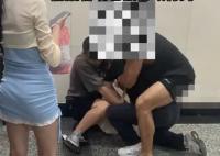 重慶一男子偷拍女生被市民控制 背后真相簡直驚呆了眾人