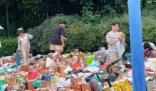 高校禁快遞入校 包裹堆積成山 真相到底是什么?