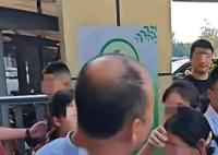 河北一學校回應攔長發女生入校 真相揭露真的令人大吃一驚