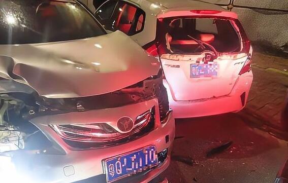 14歲孩子載同學兜風炫技撞壞4車 背后真相實在讓人驚愕