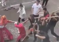 新郎接親被追打是習俗?當地辟謠 背后真相實在讓人驚愕