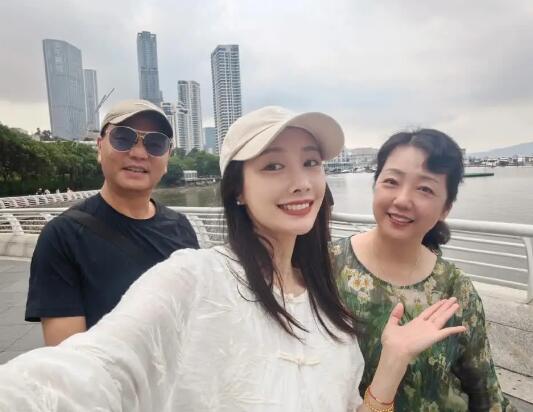 李純發(fā)文稱母親在電梯被困40分鐘 內(nèi)幕實(shí)在讓人驚個(gè)呆