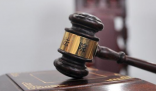 月薪10萬降到7萬 投行高管起訴討薪 究竟是怎么回事？